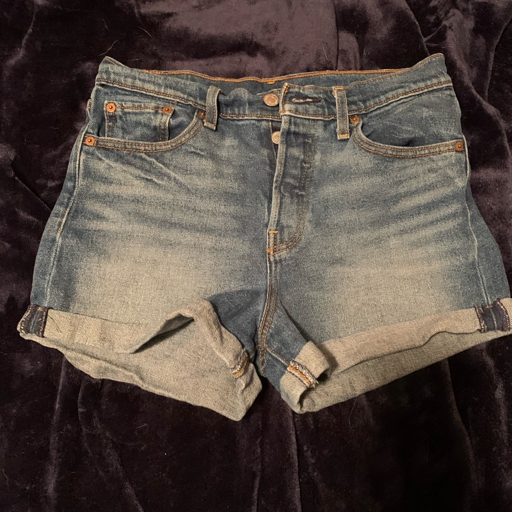 Vintage Levi’s high rise shorts